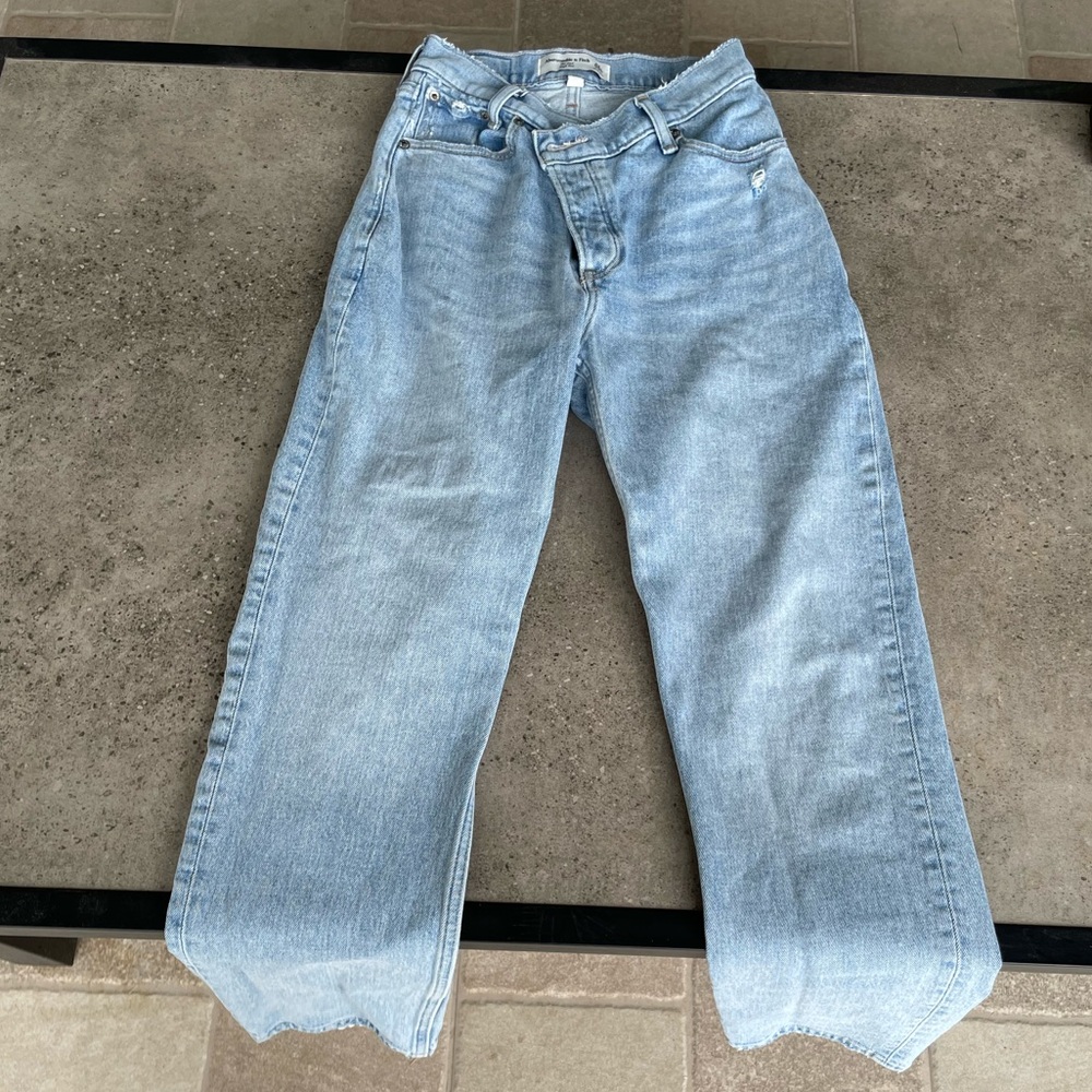 Wmns Abercrombie&Fitch Light wash Dad high rise jeans Size 23S NWOT